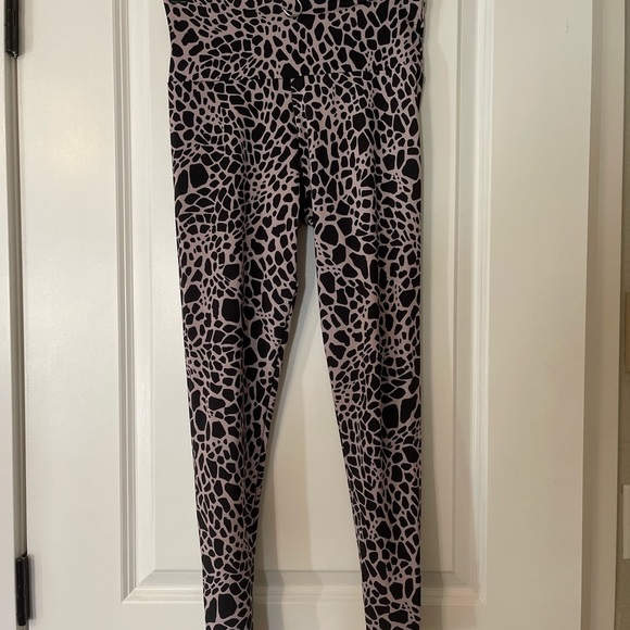 Onzie Giraffe leggings size Small/Medium - Picture 2 of 10